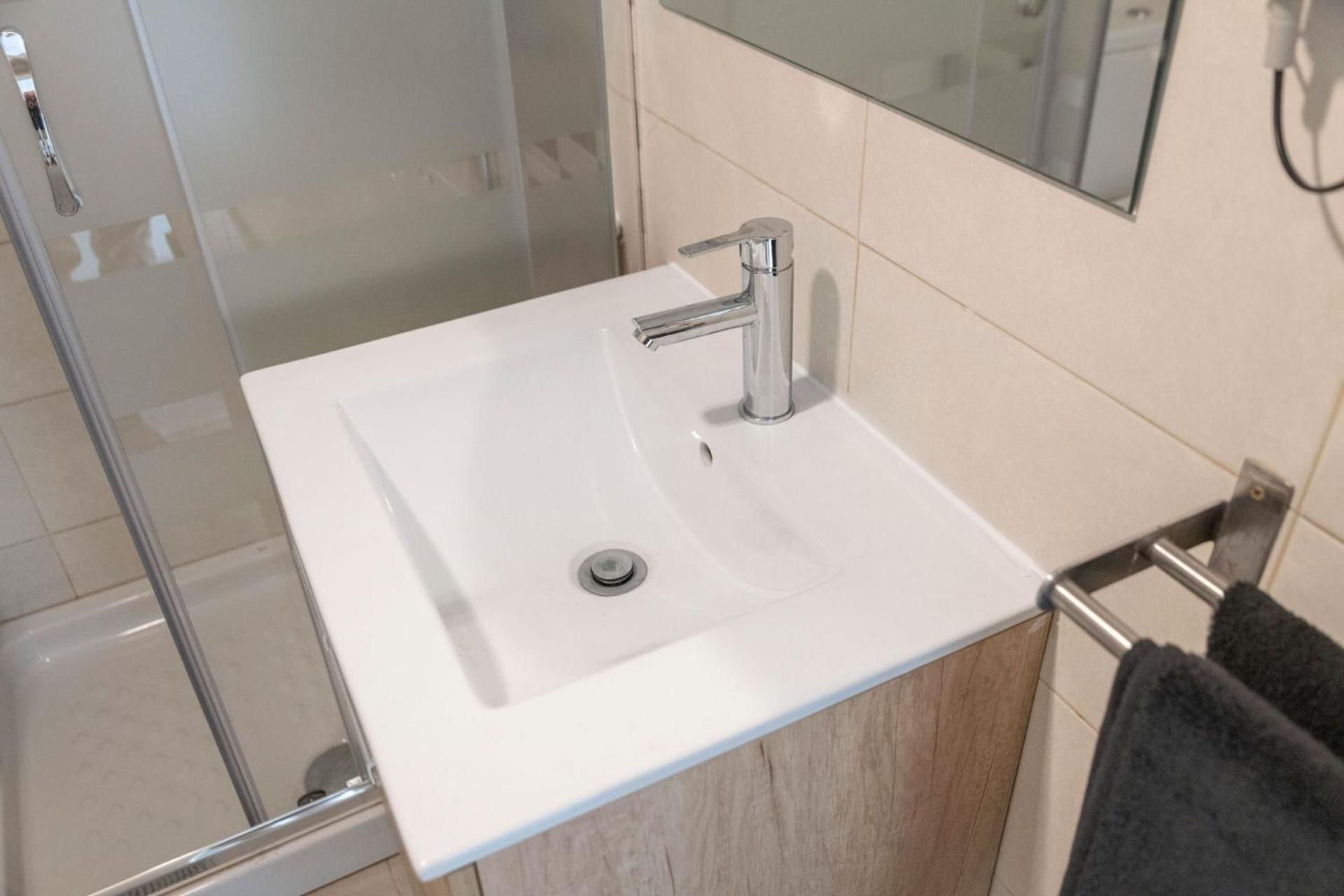Beetroot, Jedes Zimmer Verfuegt Ueber Smart Tv , Eigenes Bad Mit Regendusche Und Balkon Льюкмайор Экстерьер фото
